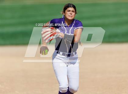 Thumbnail 3 in Elkhorn South vs. Grand Island photogallery.