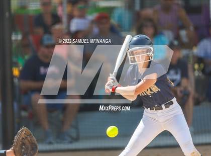 Thumbnail 3 in Elkhorn South vs. Grand Island photogallery.