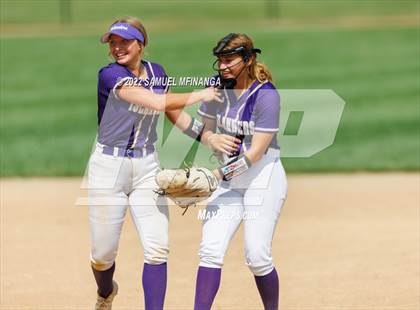 Thumbnail 3 in Elkhorn South vs. Grand Island photogallery.