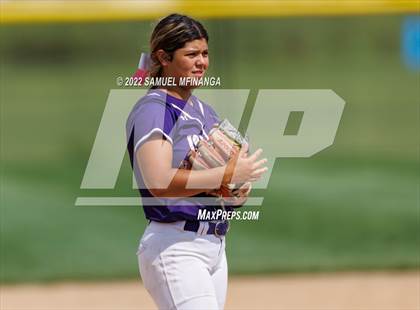 Thumbnail 2 in Elkhorn South vs. Grand Island photogallery.