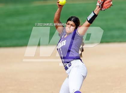 Thumbnail 3 in Elkhorn South vs. Grand Island photogallery.