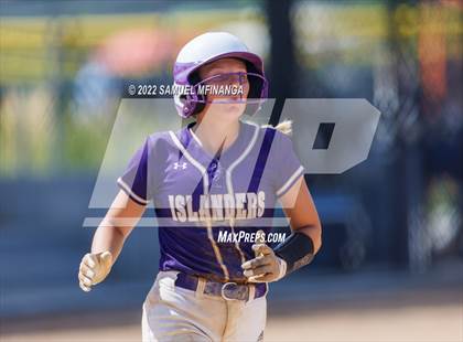 Thumbnail 3 in Elkhorn South vs. Grand Island photogallery.