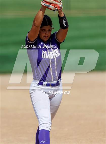 Thumbnail 3 in Elkhorn South vs. Grand Island photogallery.