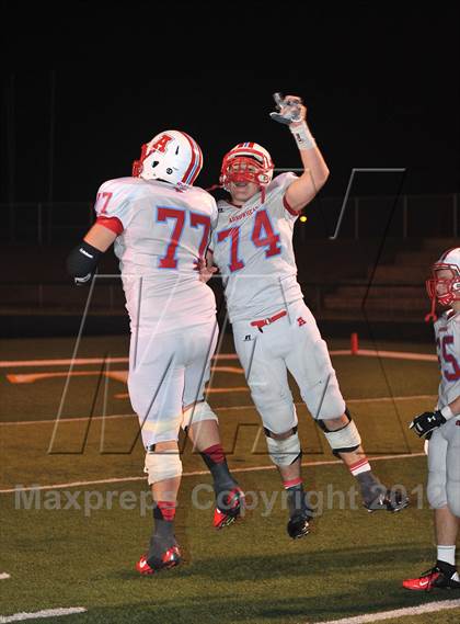 Thumbnail 3 in Arrowhead vs. Hudson (WIAA D1 Level 4 Playoffs) photogallery.