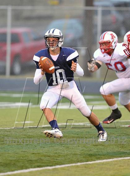 Thumbnail 2 in Arrowhead vs. Hudson (WIAA D1 Level 4 Playoffs) photogallery.