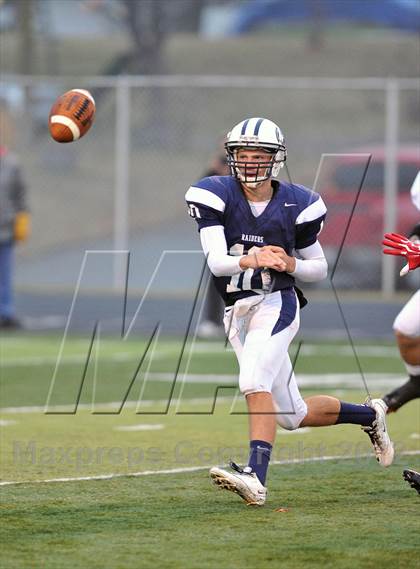Thumbnail 3 in Arrowhead vs. Hudson (WIAA D1 Level 4 Playoffs) photogallery.