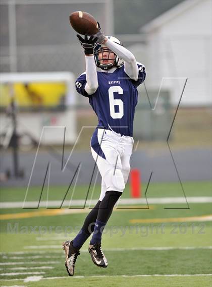 Thumbnail 3 in Arrowhead vs. Hudson (WIAA D1 Level 4 Playoffs) photogallery.