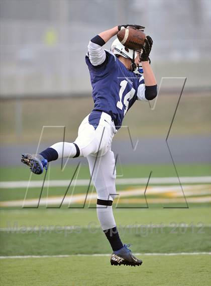 Thumbnail 1 in Arrowhead vs. Hudson (WIAA D1 Level 4 Playoffs) photogallery.