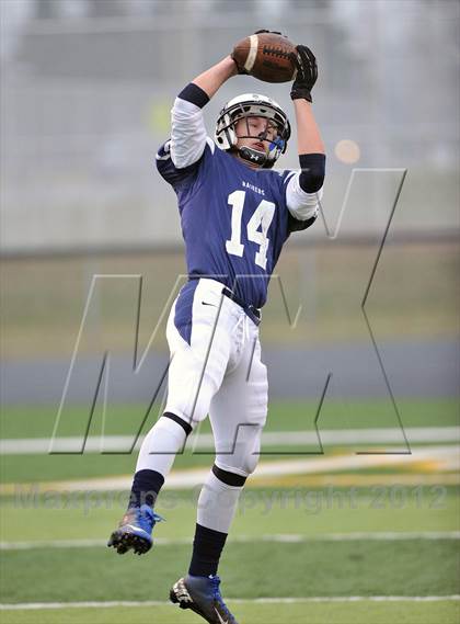 Thumbnail 3 in Arrowhead vs. Hudson (WIAA D1 Level 4 Playoffs) photogallery.