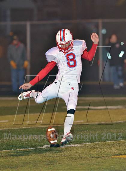 Thumbnail 3 in Arrowhead vs. Hudson (WIAA D1 Level 4 Playoffs) photogallery.