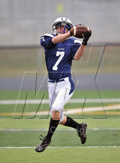 Thumbnail 2 in Arrowhead vs. Hudson (WIAA D1 Level 4 Playoffs) photogallery.