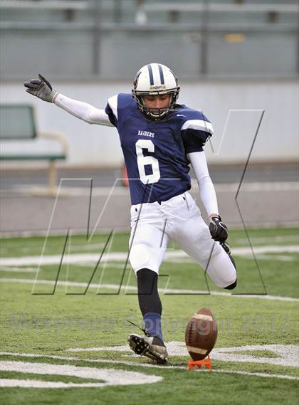 Thumbnail 3 in Arrowhead vs. Hudson (WIAA D1 Level 4 Playoffs) photogallery.