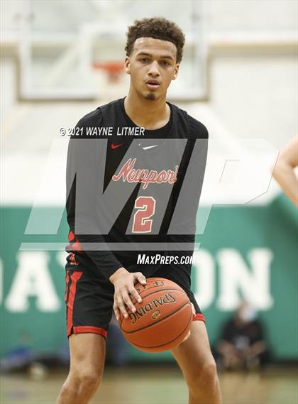 Thumbnail 1 in Newport vs Newport Central Catholic (36th District) photogallery.