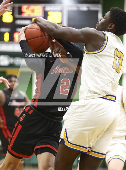 Thumbnail 3 in Newport vs Newport Central Catholic (36th District) photogallery.