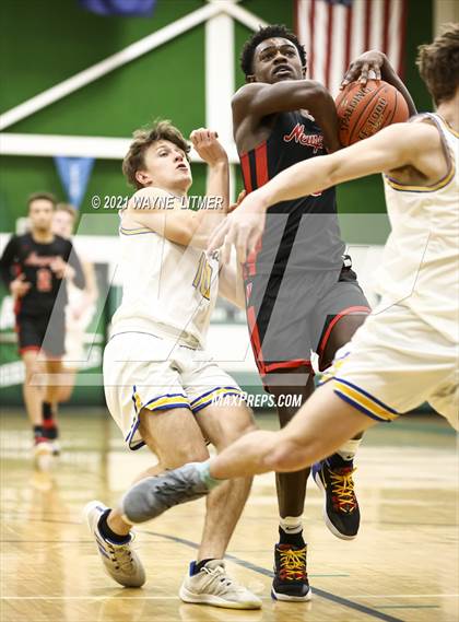 Thumbnail 1 in Newport vs Newport Central Catholic (36th District) photogallery.