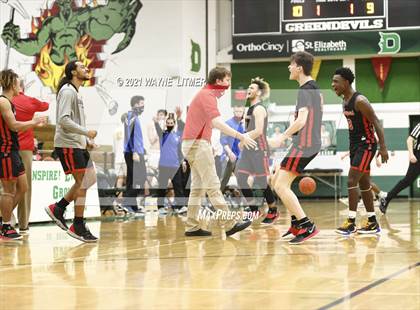 Thumbnail 1 in Newport vs Newport Central Catholic (36th District) photogallery.