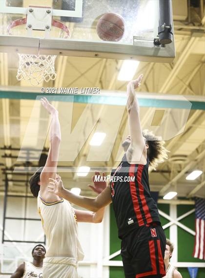 Thumbnail 3 in Newport vs Newport Central Catholic (36th District) photogallery.