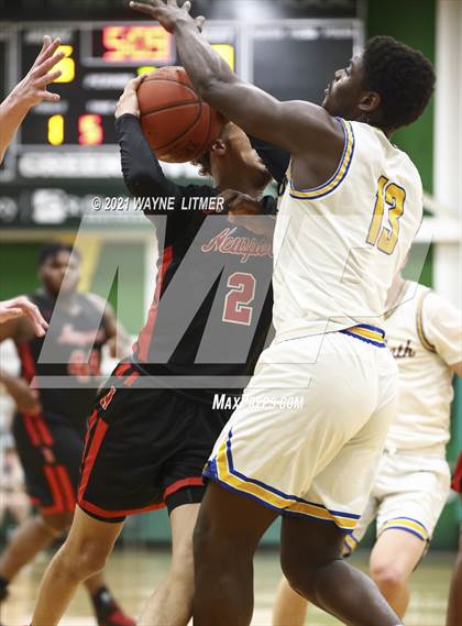 Thumbnail 2 in Newport vs Newport Central Catholic (36th District) photogallery.