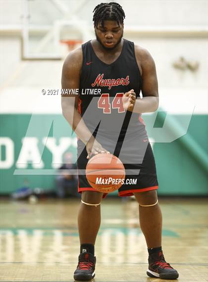 Thumbnail 2 in Newport vs Newport Central Catholic (36th District) photogallery.