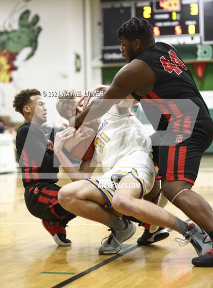 Thumbnail 1 in Newport vs Newport Central Catholic (36th District) photogallery.