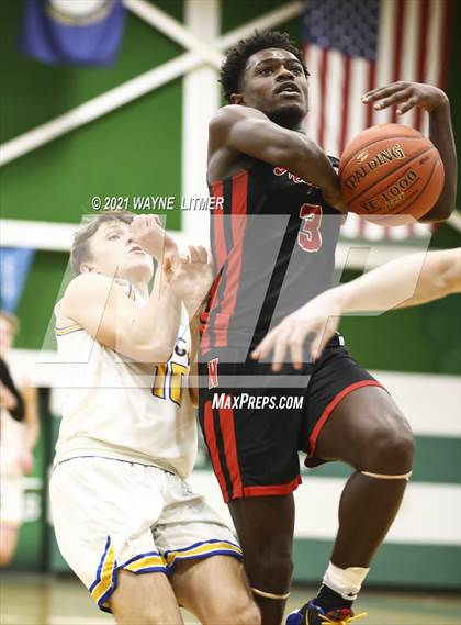 Thumbnail 2 in Newport vs Newport Central Catholic (36th District) photogallery.