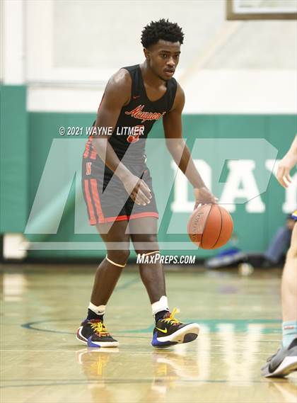 Thumbnail 3 in Newport vs Newport Central Catholic (36th District) photogallery.