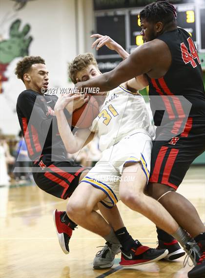 Thumbnail 2 in Newport vs Newport Central Catholic (36th District) photogallery.