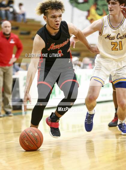 Thumbnail 2 in Newport vs Newport Central Catholic (36th District) photogallery.