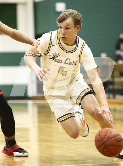 Thumbnail 2 in Newport vs Newport Central Catholic (36th District) photogallery.