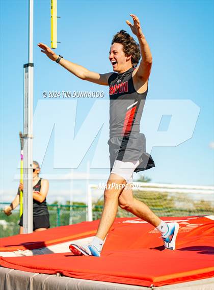 Thumbnail 3 in Vista Ridge Relays photogallery.