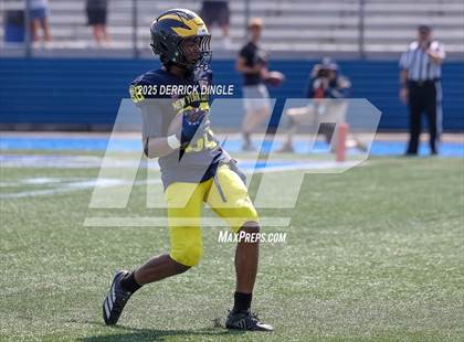 Thumbnail 3 in NYC vs Long Island (All-Star Football Classic) photogallery.