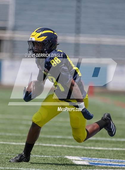 Thumbnail 1 in NYC vs Long Island (All-Star Football Classic) photogallery.