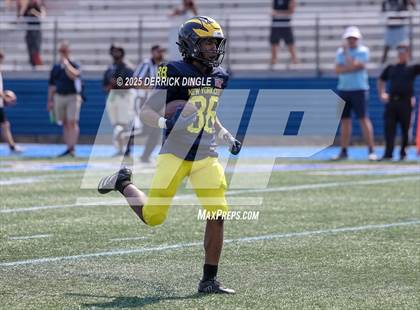 Thumbnail 3 in NYC vs Long Island (All-Star Football Classic) photogallery.