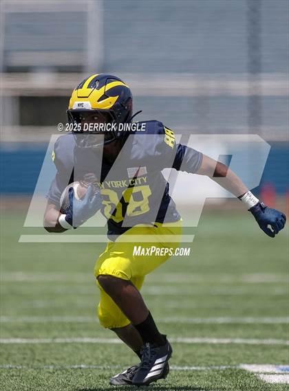 Thumbnail 3 in NYC vs Long Island (All-Star Football Classic) photogallery.