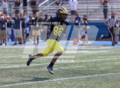 Thumbnail 2 in NYC vs Long Island (All-Star Football Classic) photogallery.