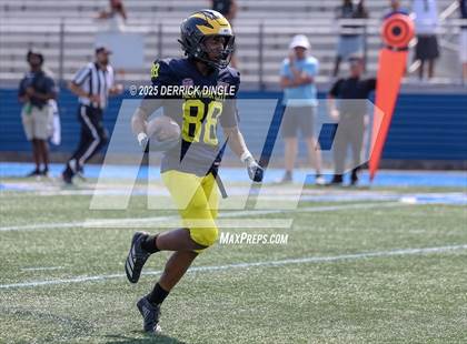 Thumbnail 2 in NYC vs Long Island (All-Star Football Classic) photogallery.