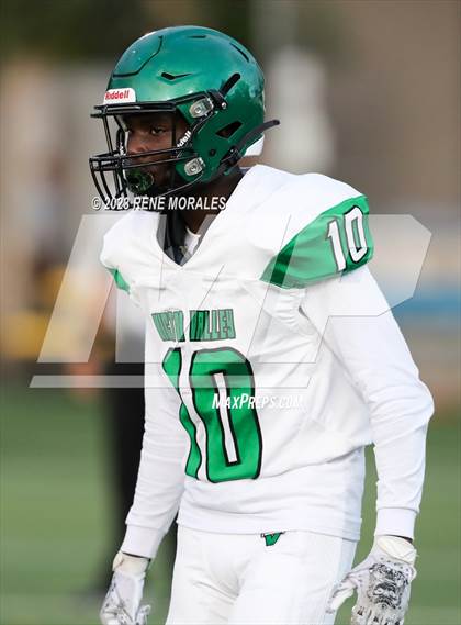 Thumbnail 2 in Victor Valley vs Campbell Hall photogallery.