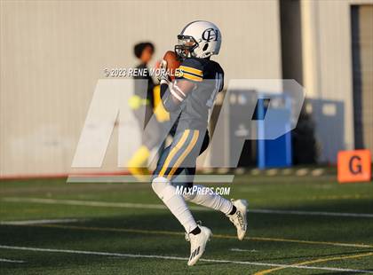 Thumbnail 3 in Victor Valley vs Campbell Hall photogallery.