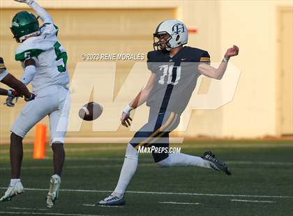 Thumbnail 2 in Victor Valley vs Campbell Hall photogallery.