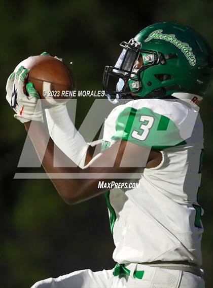 Thumbnail 1 in Victor Valley vs Campbell Hall photogallery.