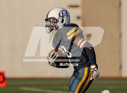 Thumbnail 3 in Victor Valley vs Campbell Hall photogallery.