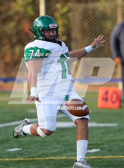 Thumbnail 3 in Victor Valley vs Campbell Hall photogallery.