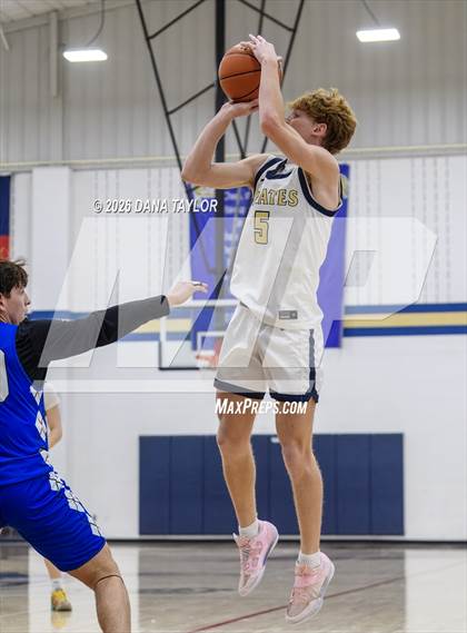 Thumbnail 1 in Garner @ Perrin-Whitt photogallery.