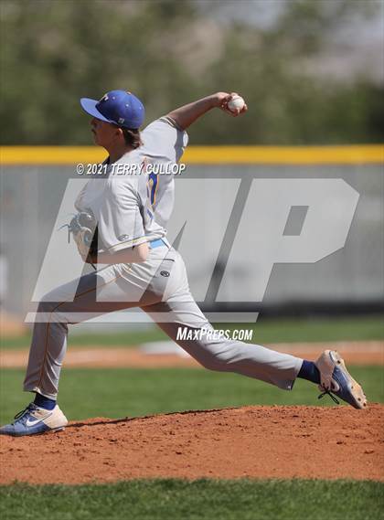 Thumbnail 2 in Taylorsville vs. Riverton (UHSAA 6A 2nd Round) photogallery.