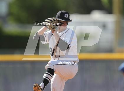 Thumbnail 3 in Taylorsville vs. Riverton (UHSAA 6A 2nd Round) photogallery.