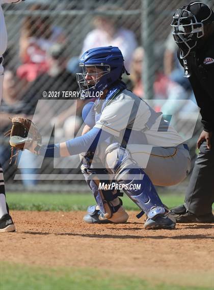 Thumbnail 1 in Taylorsville vs. Riverton (UHSAA 6A 2nd Round) photogallery.