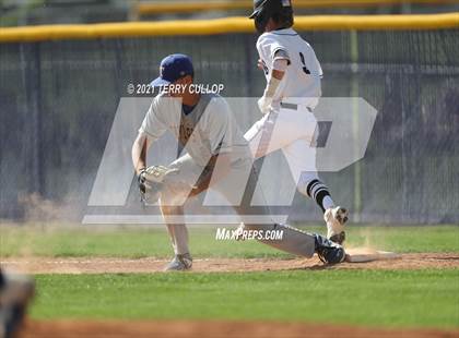 Thumbnail 1 in Taylorsville vs. Riverton (UHSAA 6A 2nd Round) photogallery.