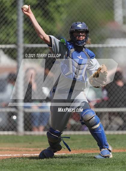 Thumbnail 2 in Taylorsville vs. Riverton (UHSAA 6A 2nd Round) photogallery.