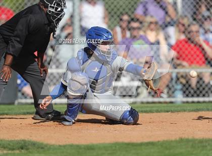 Thumbnail 3 in Taylorsville vs. Riverton (UHSAA 6A 2nd Round) photogallery.