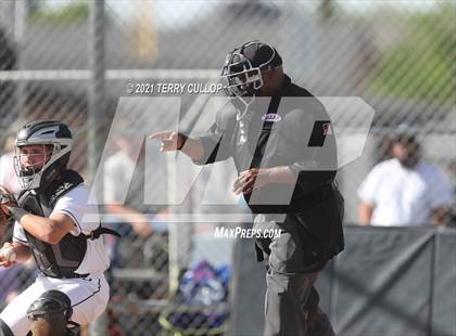 Thumbnail 1 in Taylorsville vs. Riverton (UHSAA 6A 2nd Round) photogallery.